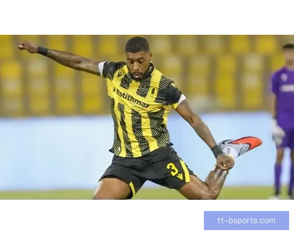 巴黎圣日耳曼宣布金彭贝二次手术导致复出时间推迟