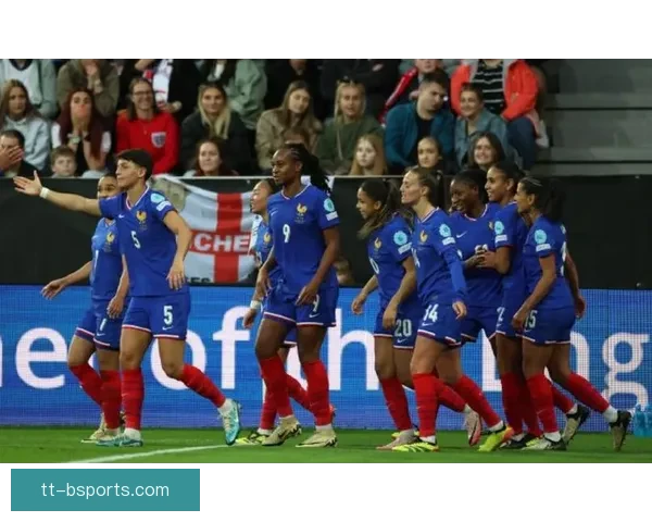 速度与突破并存的拜仁女足边路快马布尔成长轨迹与关键战表现解析