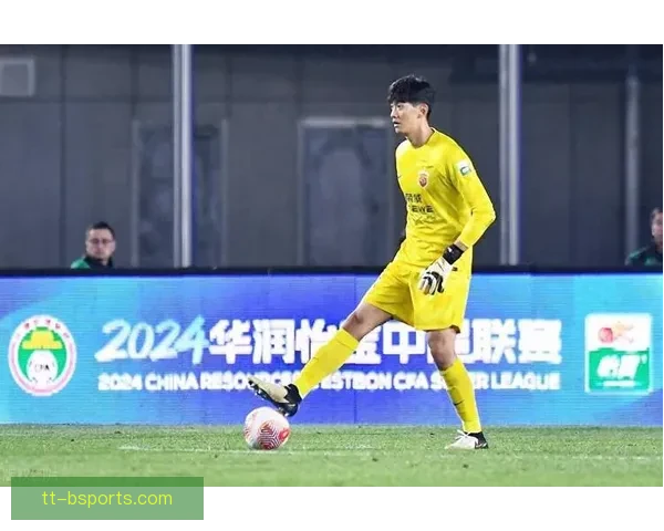 颜骏凌力保球门不失助上海海港成功卫冕中超展现顶级门将风采 颜骏凌力保球门不失助上海海港成功卫冕中超展现顶级门将风采